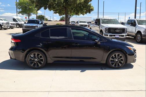 Midnight Black Metallic 2024 Toyota Corolla SE