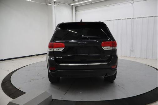 Brilliant Black Crystal Pearlcoat 2015 Jeep Grand Cherokee Limited