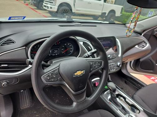 2022 Chevrolet Malibu FWD LT