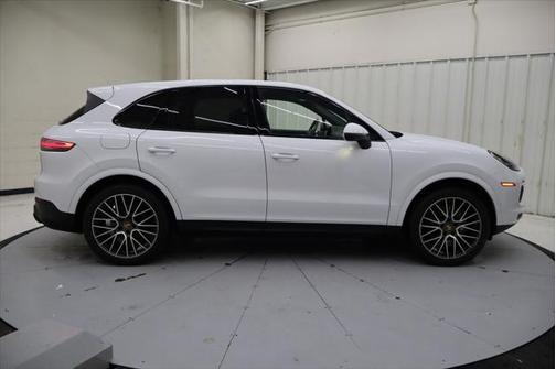 2023 Porsche Cayenne Platinum Edition