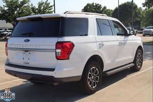 OXFORD WHITE 2022 Ford Expedition XLT