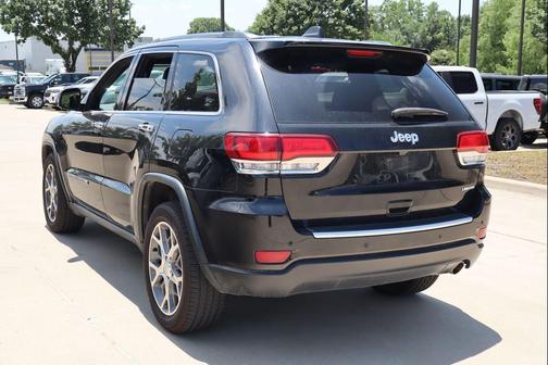 Diamond Black Crystal Pearlcoat 2022 Jeep Grand Cherokee Limited