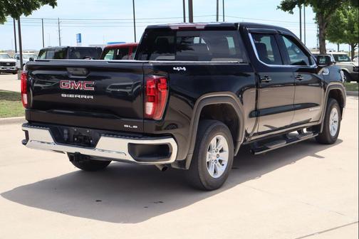 Onyx Black 2021 GMC Sierra 1500 SLE
