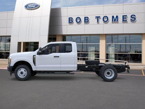 Oxford White 2026 Ford F-350 XL