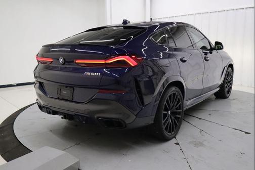 2021 BMW X6 M50i