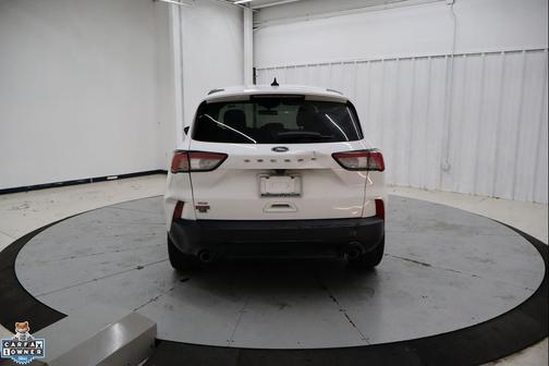 OXFORD WHITE 2022 Ford Escape SE