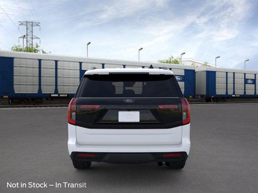 STAR WHITE MET TRI-COAT 2026 Ford Expedition Tremor