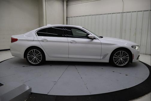 2019 BMW 530 530i