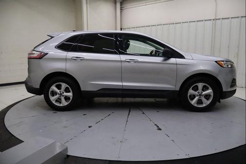 2021 Ford Edge SE