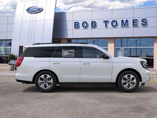 Star White Metallic Tri-Coat 2027 Ford Expedition Active