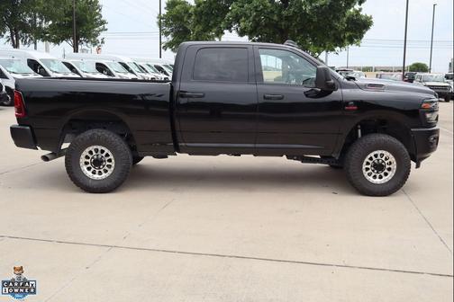 Diamond Black Crystal Pearlcoat 2025 RAM 2500 Tradesman Crew Cab 4x4 6'4' Box