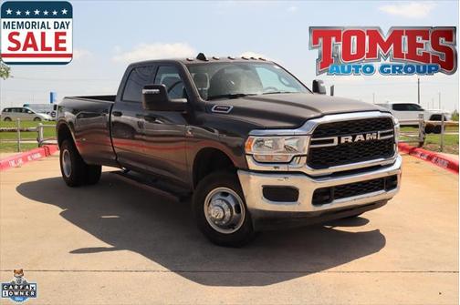 2024 RAM 3500 Tradesman Crew Cab 4x4 8' Box