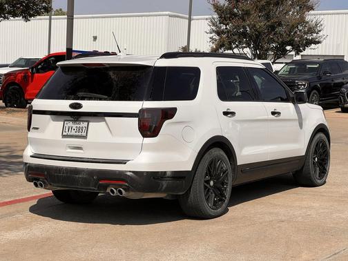 White Platinum Metallic Tri-Coat 2018 Ford Explorer Sport