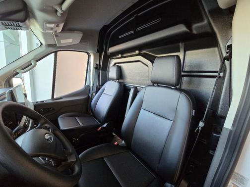 OXFORD WHITE 2026 Ford Transit-250 Base
