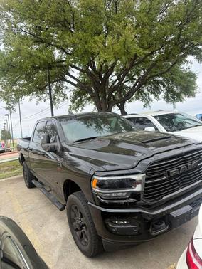 Diamond Black Crystal Pearlcoat 2023 RAM 2500 Laramie Crew Cab 4x4 6'4' Box
