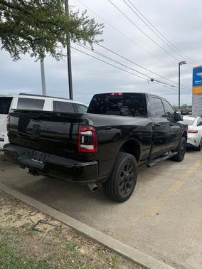 Diamond Black Crystal Pearlcoat 2023 RAM 2500 Laramie Crew Cab 4x4 6'4' Box