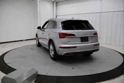 Florett Silver Metallic 2023 Audi Q5 45 S line Premium