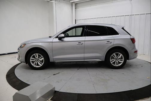 Florett Silver Metallic 2023 Audi Q5 45 S line Premium