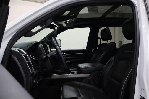 Bright White Clearcoat 2022 RAM 1500 Laramie
