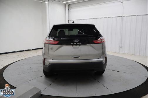 ICONIC SILVER 2024 Ford Edge SE