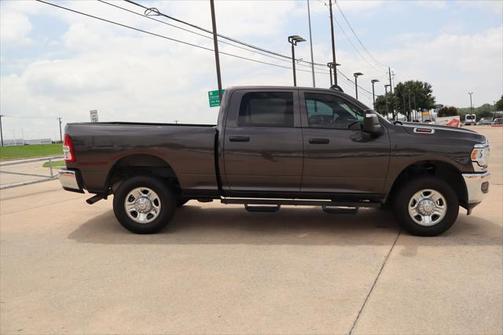 2024 RAM 2500 Tradesman Crew Cab 4x4 6'4' Box