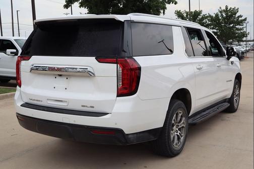 Summit White 2022 GMC Yukon XL SLE