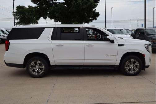 Summit White 2022 GMC Yukon XL SLE