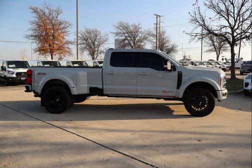 2025 Ford F-450 Platinum