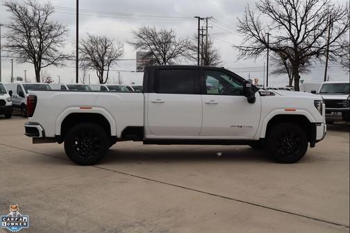 2024 GMC Sierra 2500 AT4