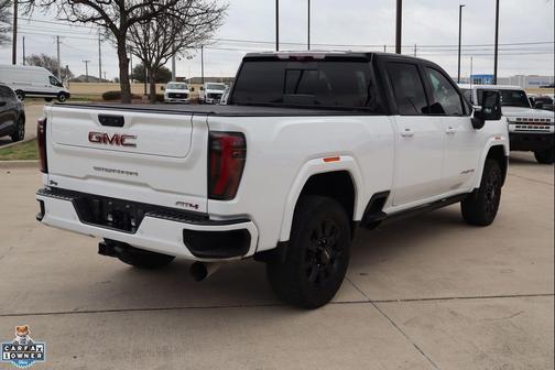 2024 GMC Sierra 2500 AT4