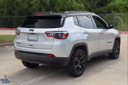 Silver Zynith Metallic Clearcoat 2024 Jeep Compass Latitude