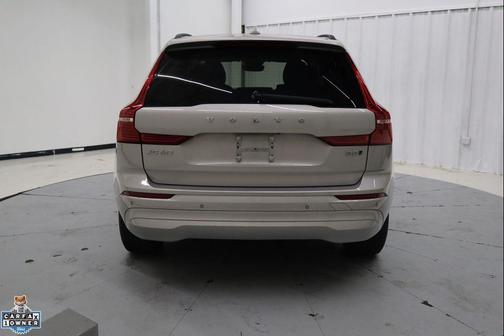 2022 Volvo XC60 B5 Momentum