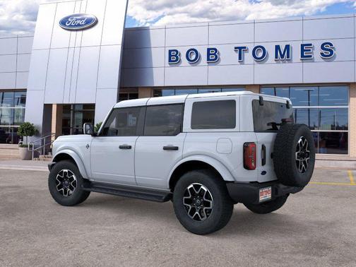 Oxford White 2026 Ford Bronco Outer Banks