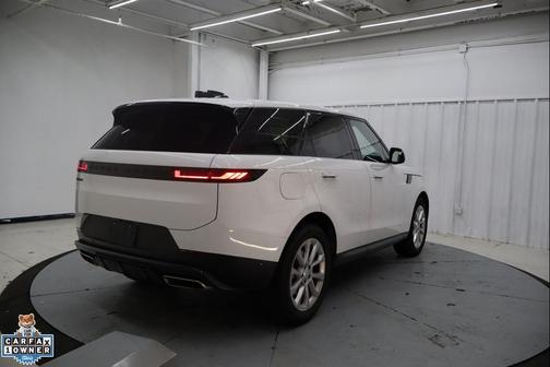 Santorini Black Metallic 2025 Land Rover Range Rover Sport SE