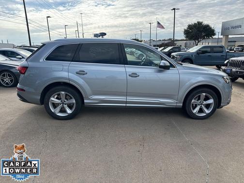 2024 Audi Q7 45 Premium Plus