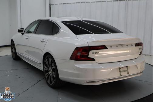Crystal White 2022 Volvo S90 B6 Inscription