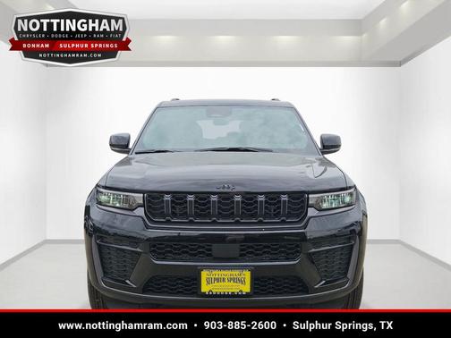 Diamond Black Crystal Pearlcoat 2026 Jeep Grand Cherokee Altitude