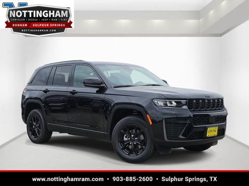 Diamond Black Crystal Pearlcoat 2026 Jeep Grand Cherokee Altitude