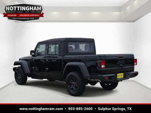 Black Clearcoat 2026 Jeep Gladiator Sport