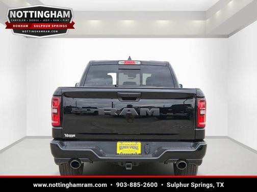 Diamond Black Crystal Pearlcoat 2026 RAM 1500 Express