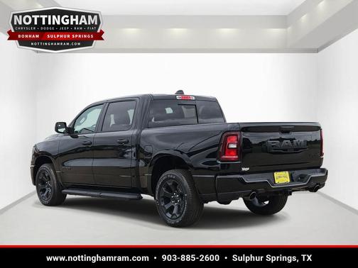 Diamond Black Crystal Pearlcoat 2026 RAM 1500 Express