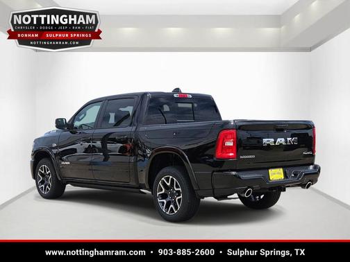Diamond Black Crystal Pearlcoat 2026 RAM 1500 Laramie