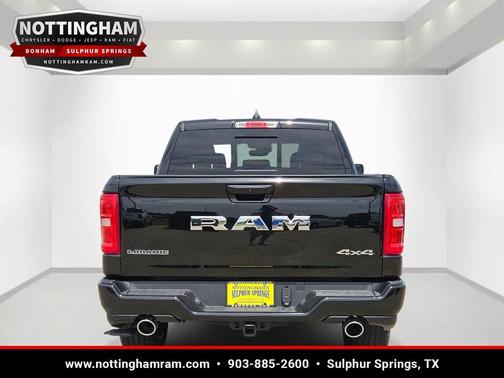 Diamond Black Crystal Pearlcoat 2026 RAM 1500 Laramie