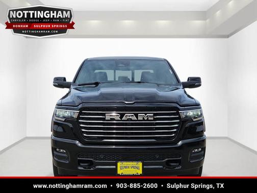 Diamond Black Crystal Pearlcoat 2026 RAM 1500 Laramie