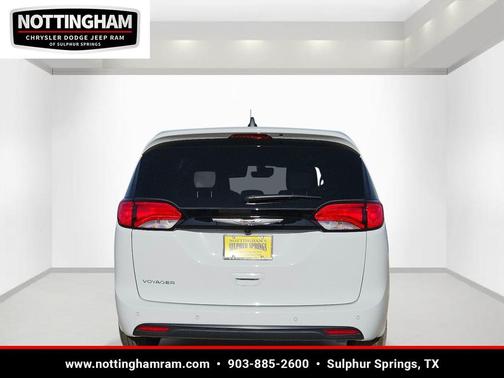 2026 Chrysler Voyager LX