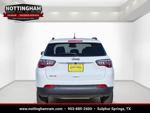 Bright White Clearcoat 2026 Jeep Compass Latitude