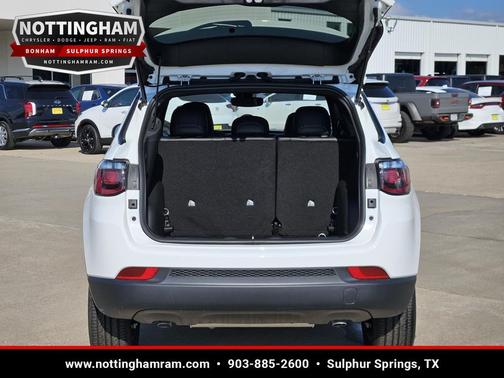 Bright White Clearcoat 2026 Jeep Compass Latitude
