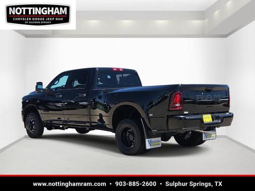 Diamond Black Crystal Pearlcoat 2026 RAM 3500 Lone Star Crew Cab 4x4 8' Box