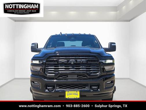 Diamond Black Crystal Pearlcoat 2026 RAM 3500 Lone Star Crew Cab 4x4 8' Box