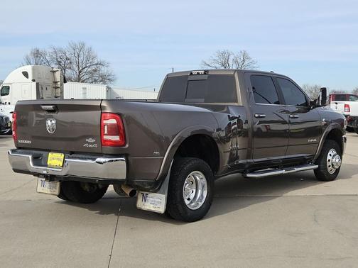 2019 RAM 3500 Laramie Crew Cab 4x4 8' Box